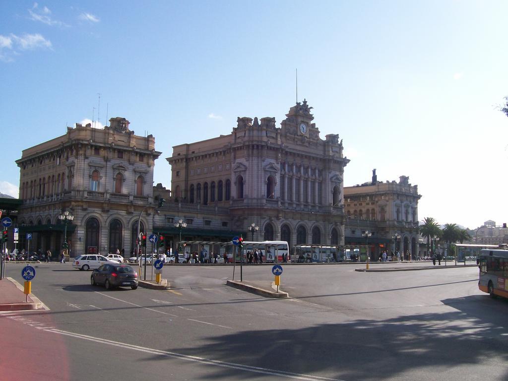 Hotel Fiume Genua Buitenkant foto