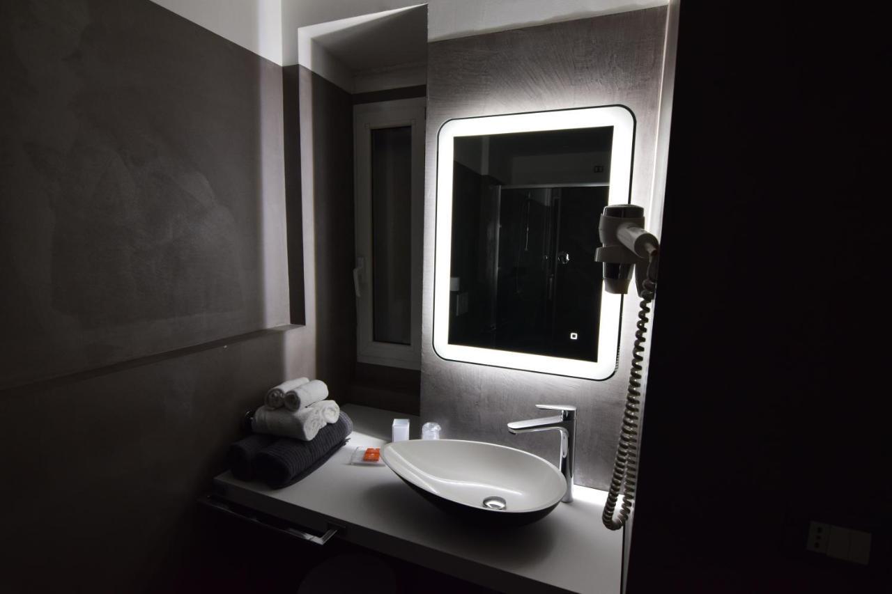 Hotel Fiume Genua Buitenkant foto